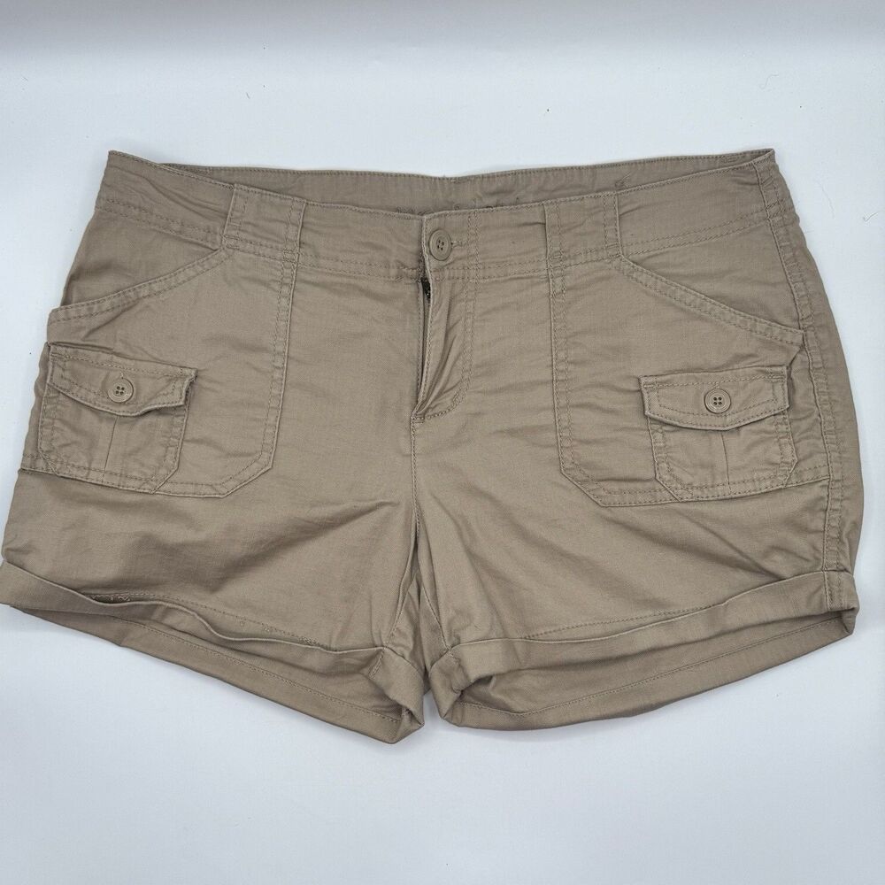 Maurices Womens’s Khaki Shorts Size 7/8 Inseam 4”  Casual Cotton/Spandex